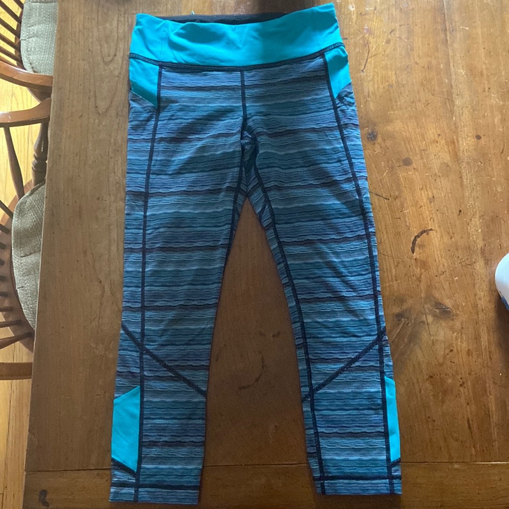 Lululemon Striped Turquoise Navy Stripe Capri Leggings, Size 6